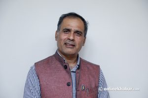 सूचीकारको भूमिका खेल्ने संगीतकार