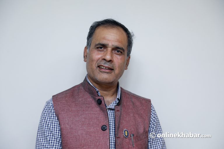 सूचीकारको भूमिका खेल्ने संगीतकार