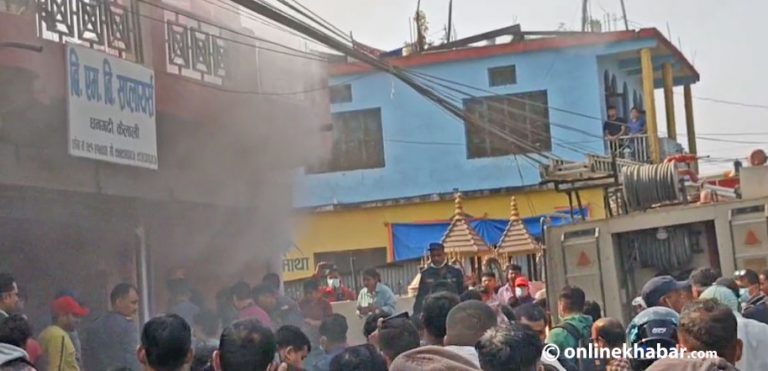 धनगढीको एक पसलमा आगलागी