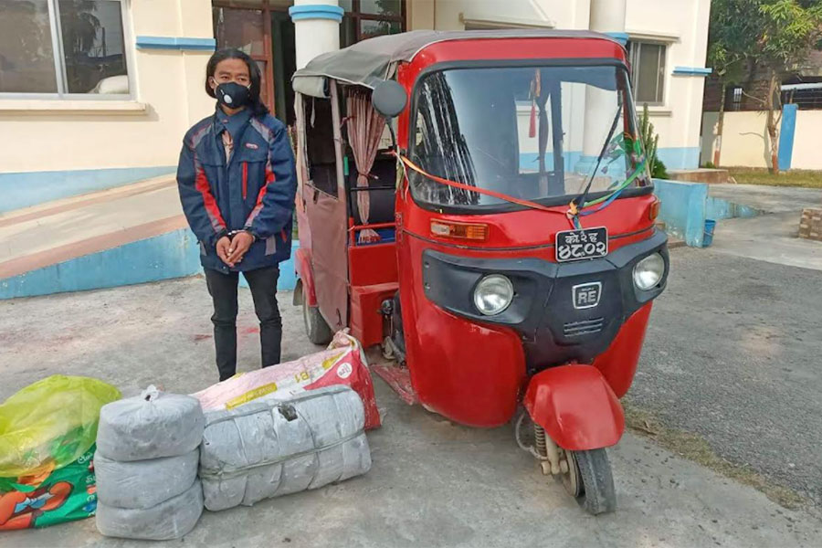 १६ केजी गाँजासहित मोरङबाट एकजना पक्राउ