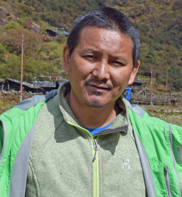 ‘बोजु’ बोक्नेहरूको कथा- नेपालीलाई जहाँ पनि दुःख नै लेखेको रहेछ
