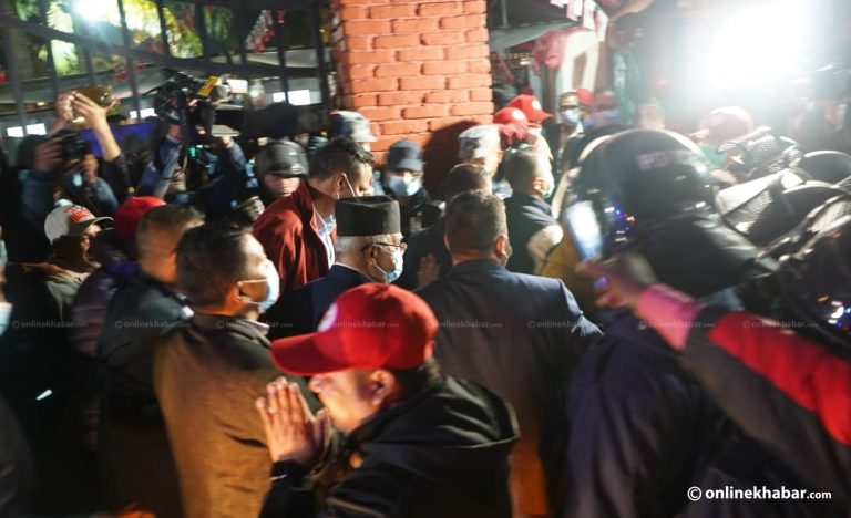 बन्दसत्र स्थलमा पुगे ओली, भीम रावल विरुद्ध कार्यकर्ताको नाराबाजी