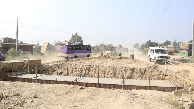 सडकको अवस्थाले मारमा लुम्बिनी पर्यटकीय क्षेत्र