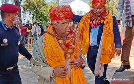 पूर्वप्रधानमन्त्री नेपाल डोटीका धार्मिक स्थल भ्रमणमा