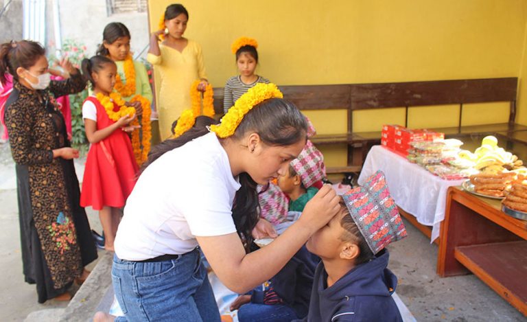 आज भाइटीका, उत्तम साइत ११ : ३७ बजे