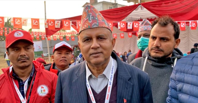 शंकर पोखरेल भन्छन्- भोट नदिनू भन्दै पर्चा बाँडिनु अनौठो होइन