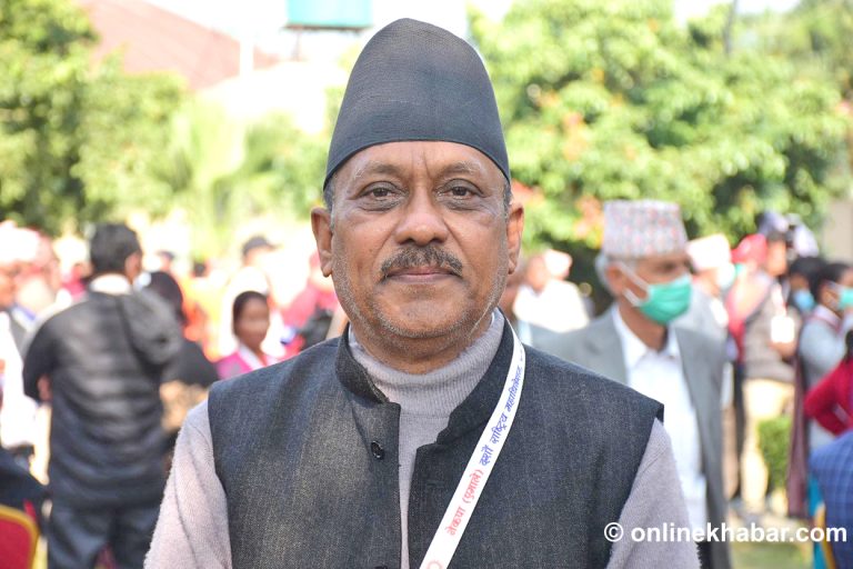 एमाले सचिवमा टंक कार्कीले दिए उम्मेदवारी