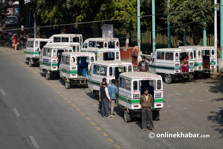 बन्दको परवाह नगर्ने कर्मठ टेम्पो चालकहरू