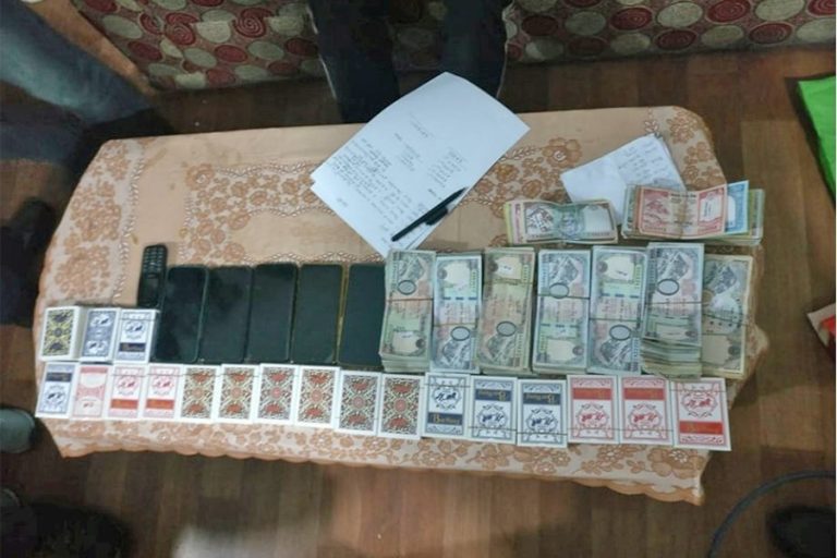 जुवातास खेलिरहेको अवस्थामा टोखाबाट ९ जना पक्राउ