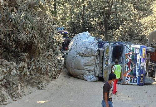 बुटवल–नारायणगढ सडक : विस्तार भइरहेको छैन, बिस्तारै भत्किरहेछ