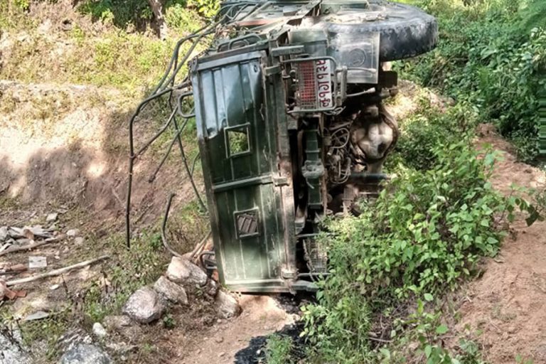 गोरखामा नेपाली सेनाको ट्रक दुर्घटना