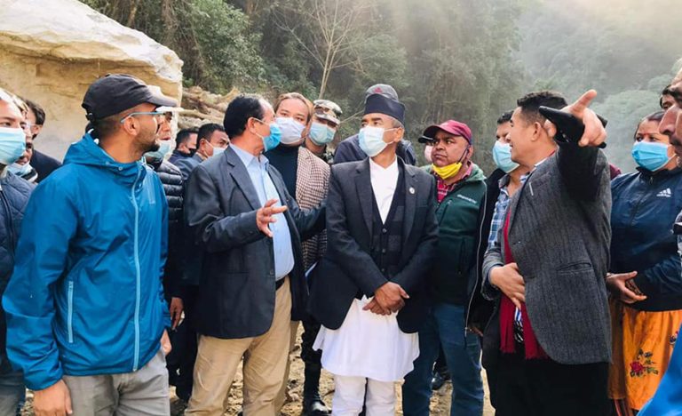 मेलम्चीको हेडवर्क्स पुगे मन्त्री, आयोजना पुनर्स्थापनाबारे अन्योल कायमै