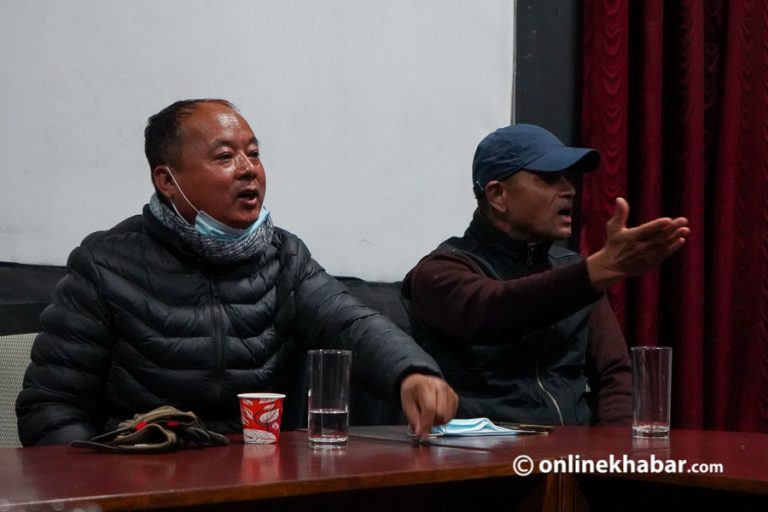 सातामा एक नेपाली फिल्म : विदेशीलाई बाटो दिने ‘ट्रिकी स्टाइल’ ?
