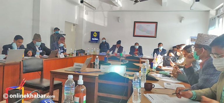 ओमिक्रोनबाट जोगाउन आवश्यक तयारी थाल्न स्वास्थ्य मन्त्रालयलाई समितिको निर्देशन