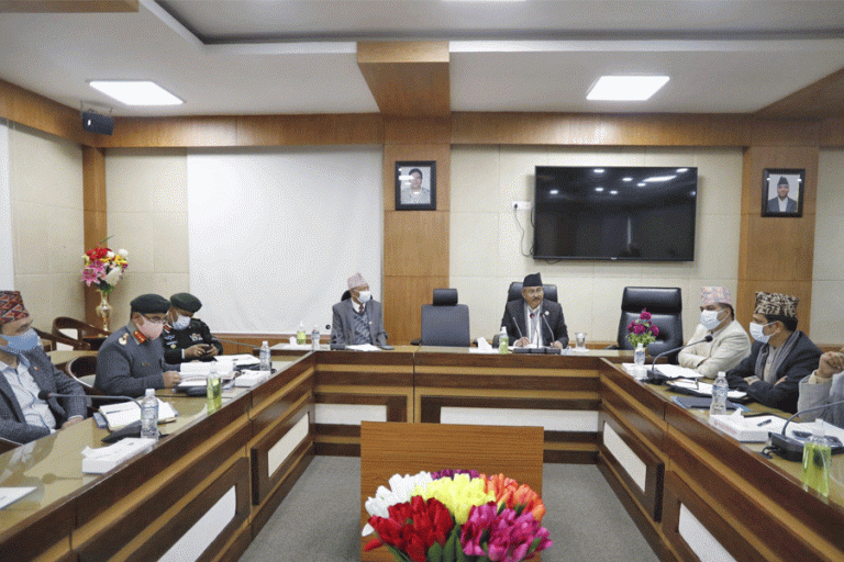 स्थानीय तह निर्वाचनबारे गृहमन्त्रीले गरे सरोकारवालासँग छलफल