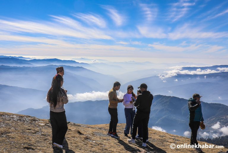 हिमाल हेर्दै भगवतीको दर्शन गर्न कालिञ्चोक (फोटोफिचर)