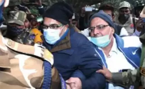 घरभित्र अर्बौं थुपारेको शंका नहोस् भनेर स्कुटर चढ्ने व्यापारी
