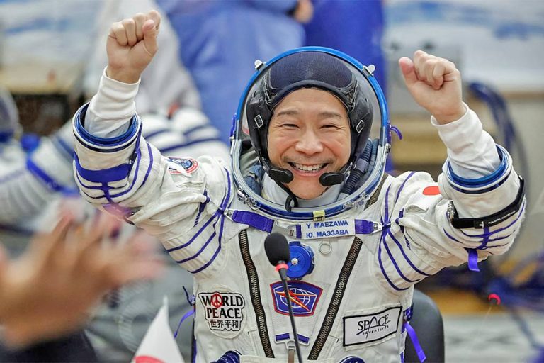 १२ दिन अन्तरिक्ष स्टेशनमा बसेर फर्किए जापानी अर्बपति