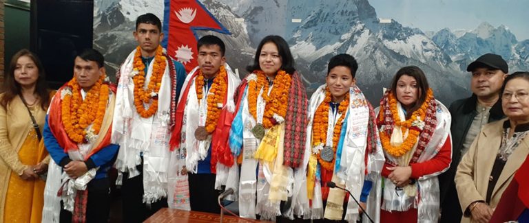 एसियाली युथ पारा टोलीलाई विमानस्थलमा स्वागत