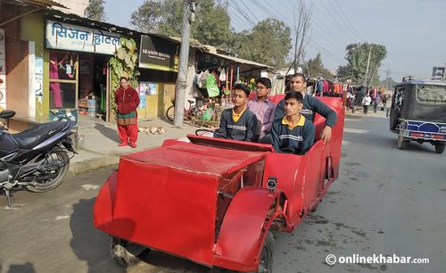धनगढीमा १० कक्षाका विद्यार्थीले बनाए ‘विद्युतीय कार’