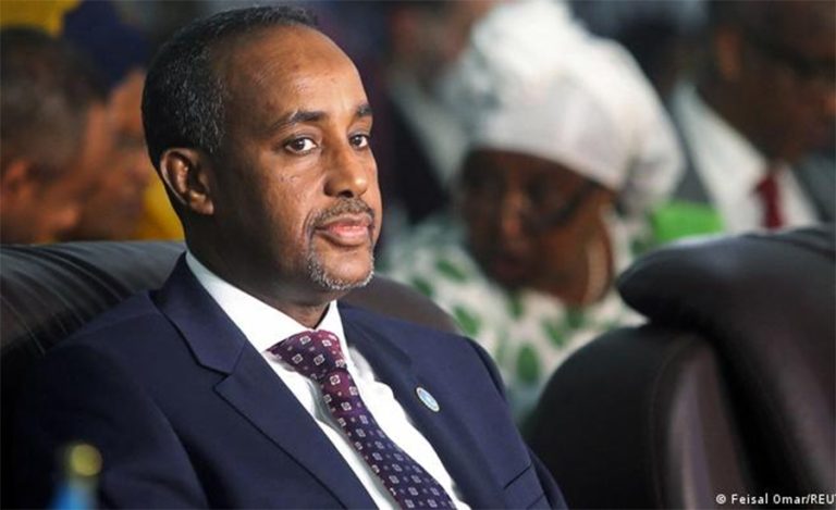 निर्वाचनसम्बन्धी विवादमा मुछिएपछि सोमालियाका प्रधानमन्त्री निलम्बित