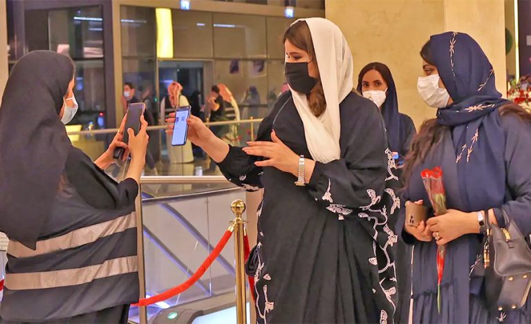 साउदीमा कोरोना संक्रमित बढ्न थाले, अनिवार्य मास्क लगाउनु पर्ने नियम पुन: लागू