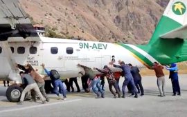 जब यात्रुले जहाजलाई धकेल्न थाले…