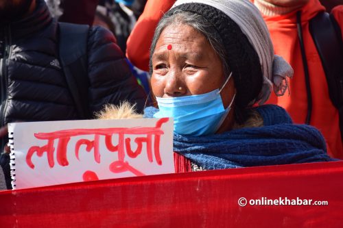 बाँदरझुलाका सुकुम्बासी काठमाडौंमा, लालपुर्जा माग्दै प्रदर्शन