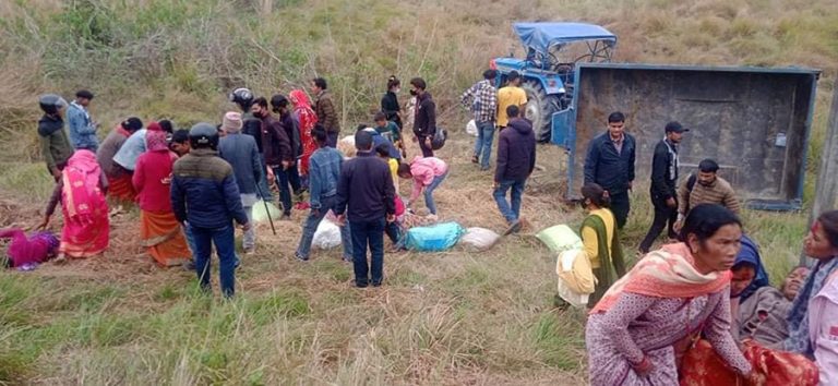 कञ्चनपुरमा जन्ती बोकेको ट्रयाक्टर दुघर्टना हुँदा १४ जना घाइते, चारको अवस्था गम्भीर