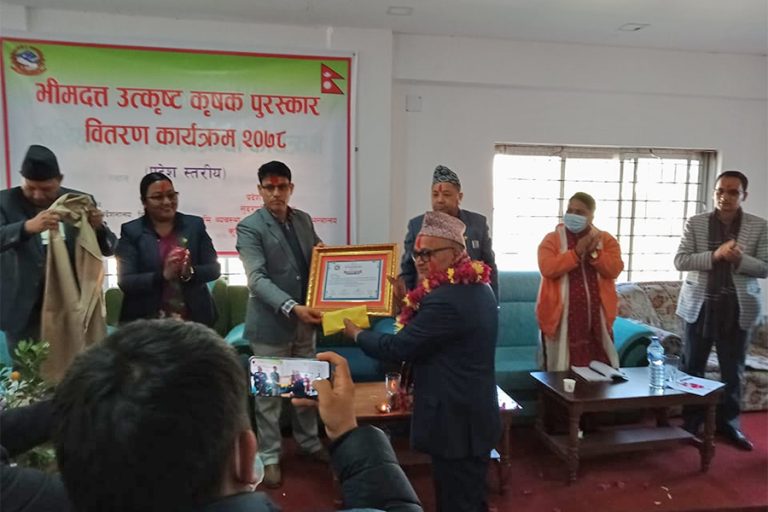 सुदूरपश्चिममा पाँच उत्कृष्ट कृषक पुरस्कृत