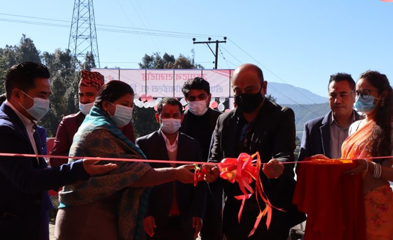 अग्नीग्रुपद्वारा डडेल्धुरामा महिन्द्राको थ्रीएस सुविधासहितको शोरुम स्थापना