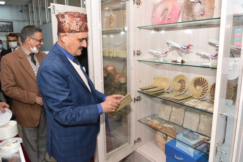 विमानस्थलमा नेपाल एयरलाइन्सको ‘सेल्स काउण्टर’