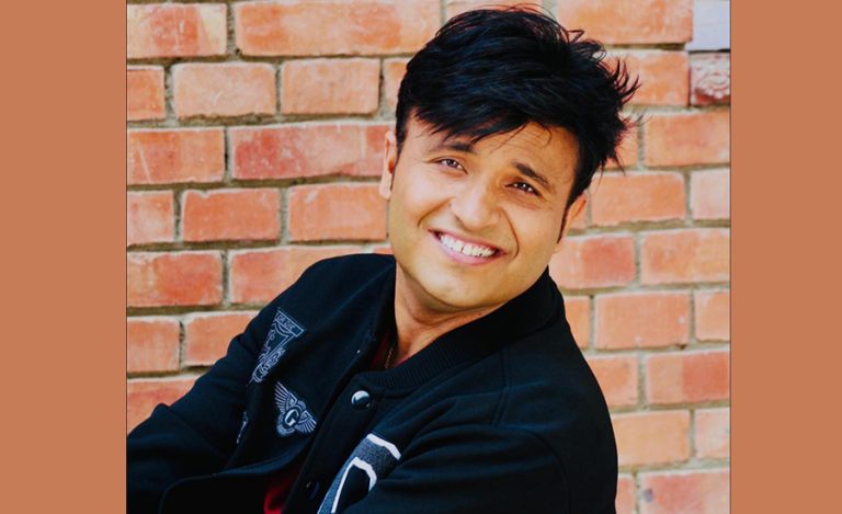 बिहान ४० मिनेट ब्याडमिन्टन खेल्छु, तीनवटा अण्डा खान्छु : हेमन्त शर्मा