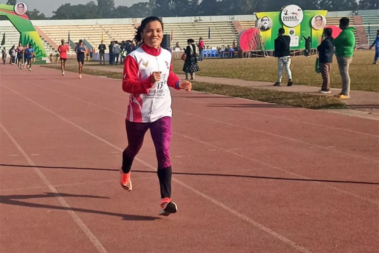 ढाका म्याराथनमा नेपालकी पुष्पाले जितिन् कास्य पदक