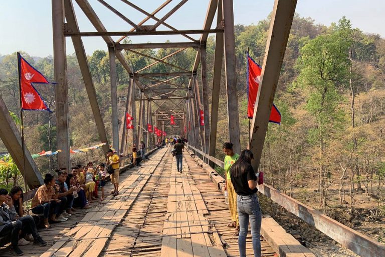 कैलालीको गोदावरी पुलबाट खसेर एक जनाको मृत्यु