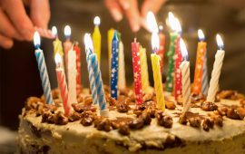 
बर्थडेमा किनेको चिठ्ठामा युवतीले जितिन् पौने ५ अर्ब रुपैयाँ 