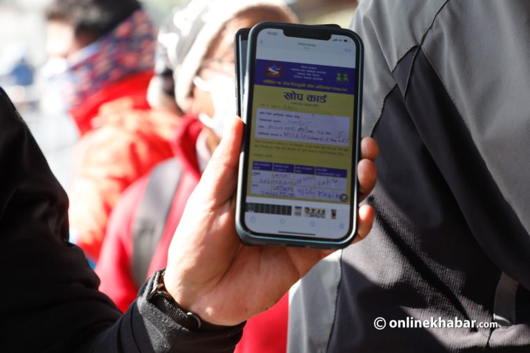 बैतडीमा खोप कार्ड र आलोपालो सेवा लागू