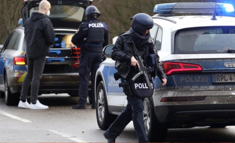 जर्मनीमा ट्राफिक जाँचका क्रममा दुई प्रहरी अधिकृतको गोली हानी हत्या