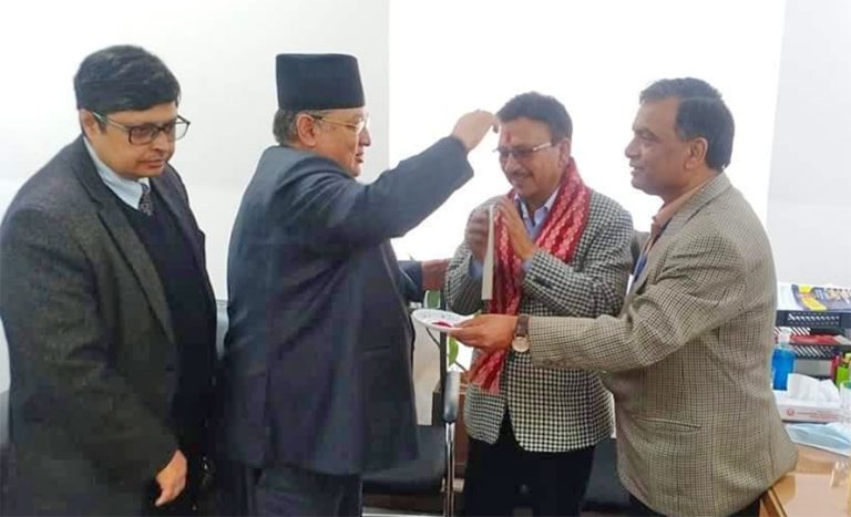 राप्ती स्वास्थ्य विज्ञान प्रतिष्ठानको उपकुलपतिमा डा. विकास लामिछाने नियुक्त