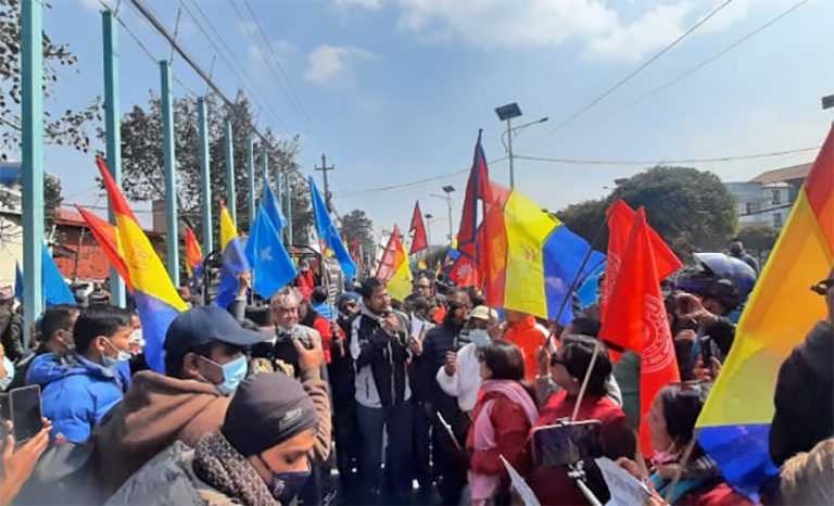 एकता नहुँदै ज्ञानेन्द्र शाही राप्रपाको जुलुसमा