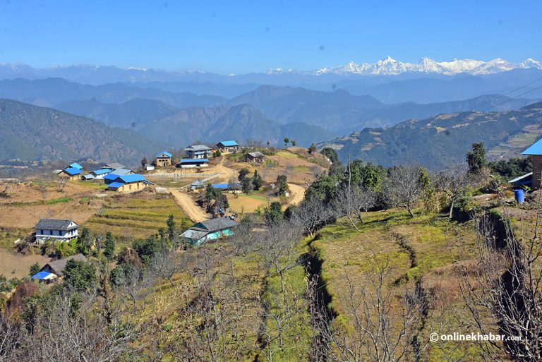 घुमिफिरी थातथलोमा : ‘उकुसमुकुस शहर, प्यारो गाउँ’ 