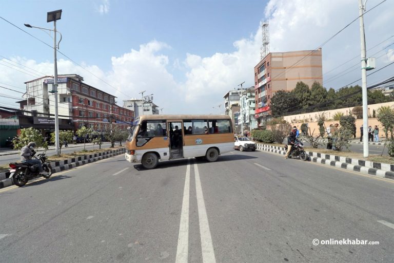 काठमाडौंको यातायात आवागमन अस्तव्यस्त