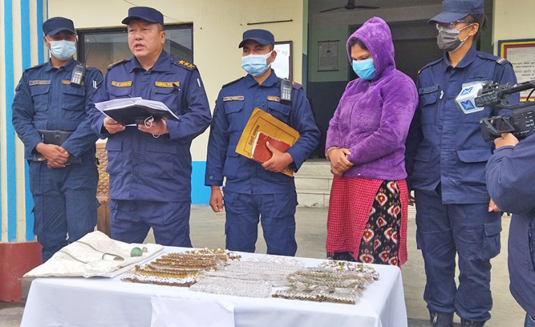 ७९८ एम्पुल लागू औषधसहित मकवानपुरबाट एक महिला पक्राउ