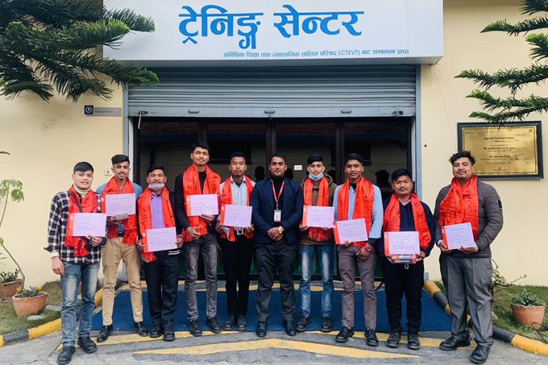 सिप्रदीद्वारा अटो–इलेक्ट्रिसियन बन्न चाहने १० जनालाई निःशुल्क तालिम