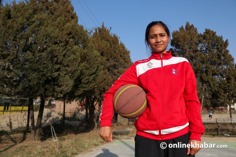 दिदीलाई पछ्याउँदै बास्केटबल खेलाडी बनेकी अनुशा