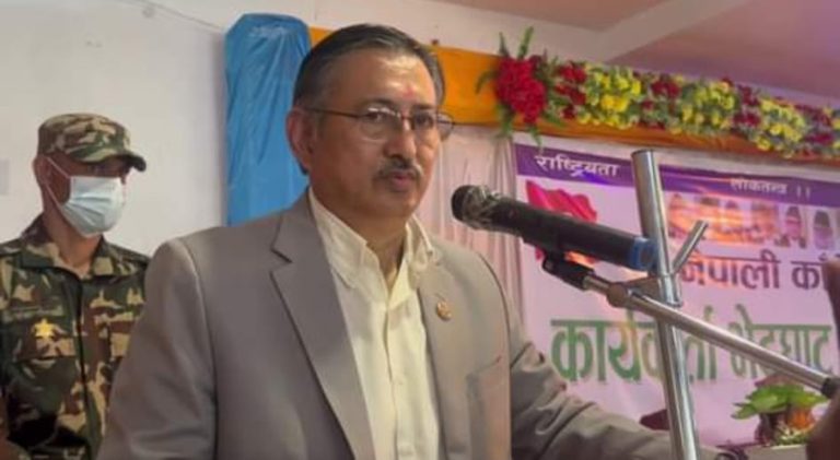 गठबन्धनलाई कायम राख्न कांग्रेस प्रतिवद्ध छ : गृहमन्त्री खाण