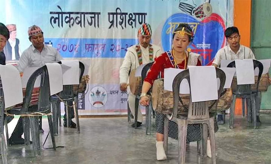 धरानमा ढोल र मादलको प्रशिक्षण