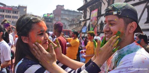 बसन्तपुरमा होलीको रौनक (फोटो फिचर)