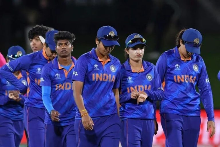 महिला विश्वकप क्रिकेटबाट बाहिरियो भारत