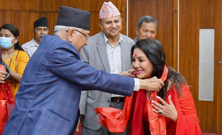 तीन कारणले एमाले प्रवेश गरें : करिश्मा मानन्धर